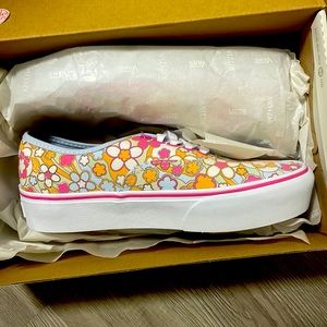 Vans crossover with Aritzia - pink and blue floral print size 6.5 women
